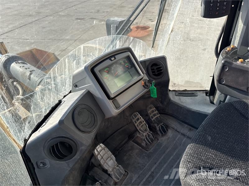 CAT 962M Kolesni nakladalci