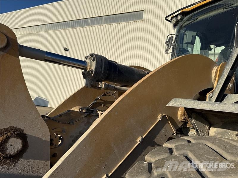 CAT 962M Kolesni nakladalci