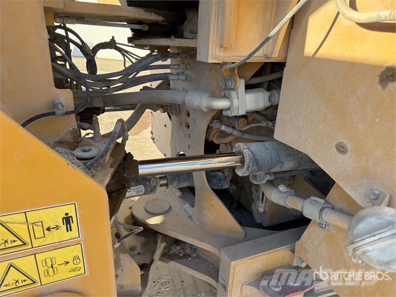CAT 962M Kolesni nakladalci