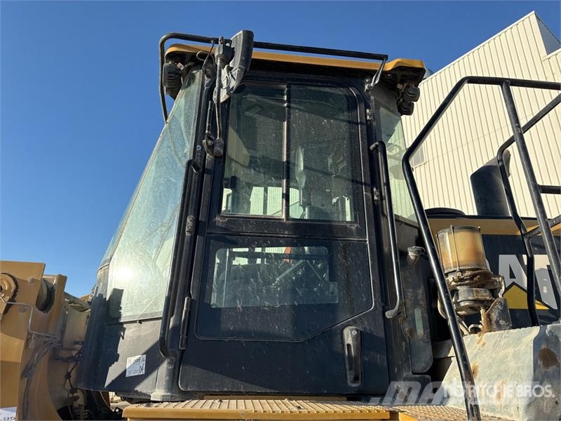 CAT 962M Kolesni nakladalci