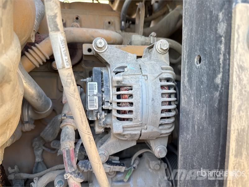CAT 962M Kolesni nakladalci