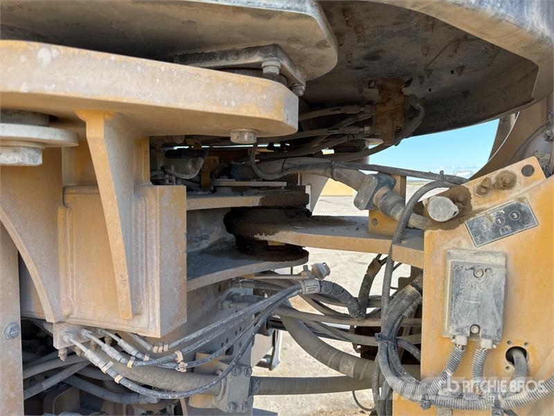 CAT 962M Kolesni nakladalci