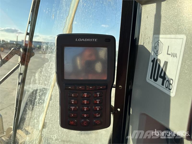 CAT 962M Kolesni nakladalci
