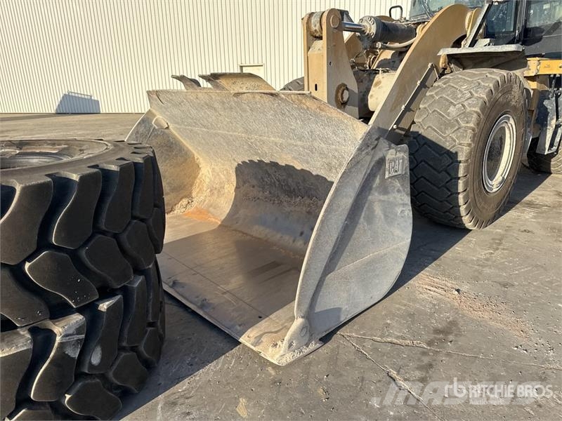 CAT 962M Kolesni nakladalci