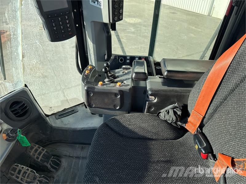 CAT 962M Kolesni nakladalci