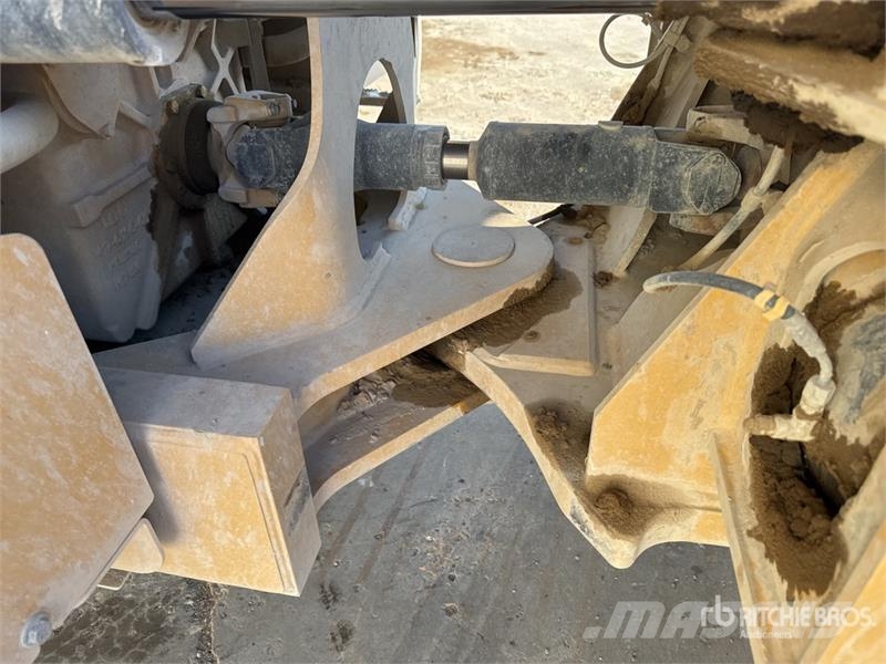 CAT 962M Kolesni nakladalci