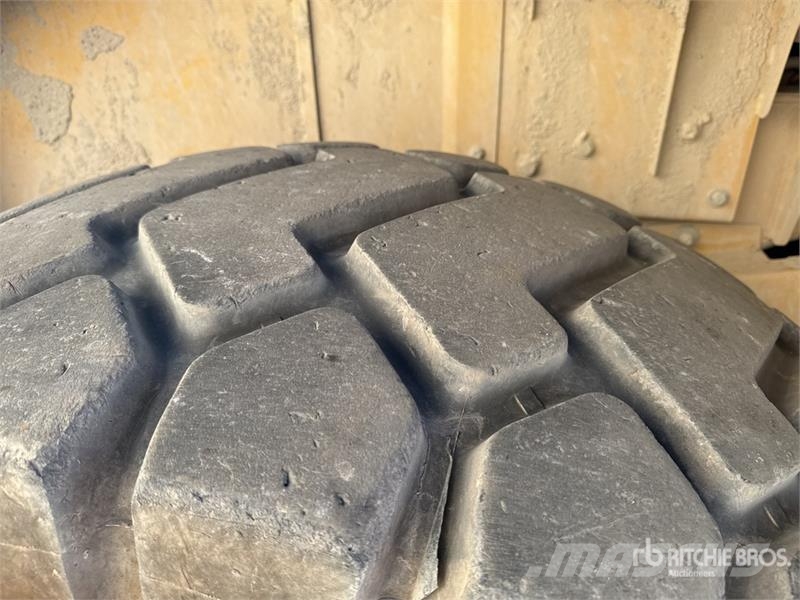 CAT 962M Kolesni nakladalci