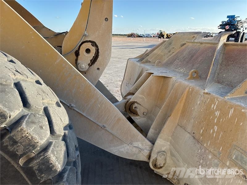 CAT 962M Kolesni nakladalci