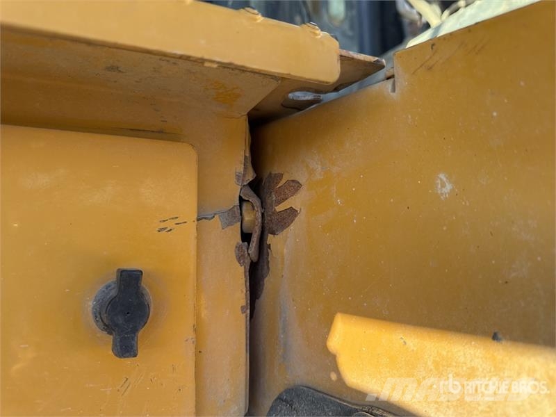 CAT 962M Kolesni nakladalci