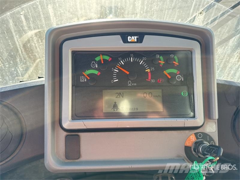 CAT 962M Kolesni nakladalci