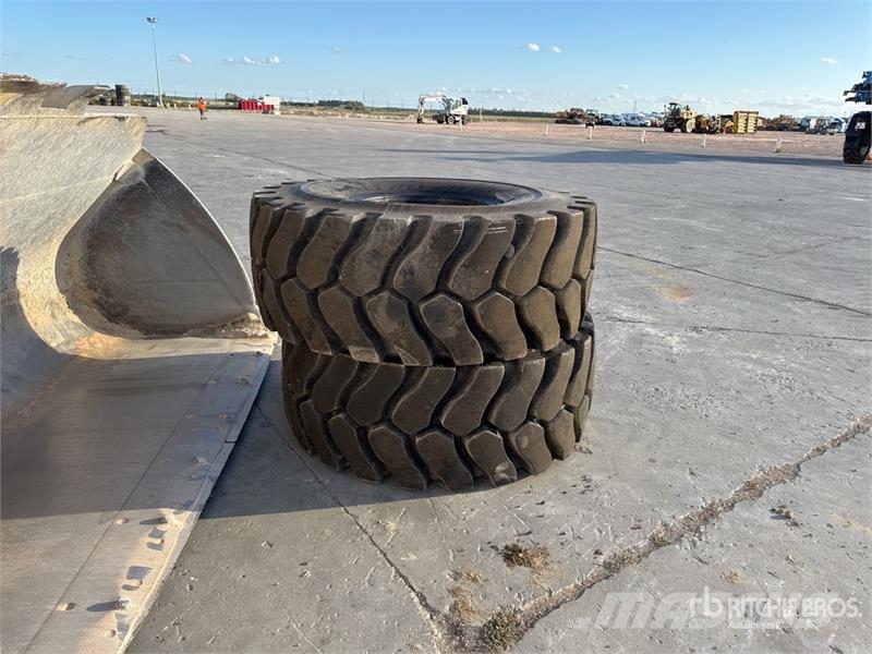 CAT 962M Kolesni nakladalci
