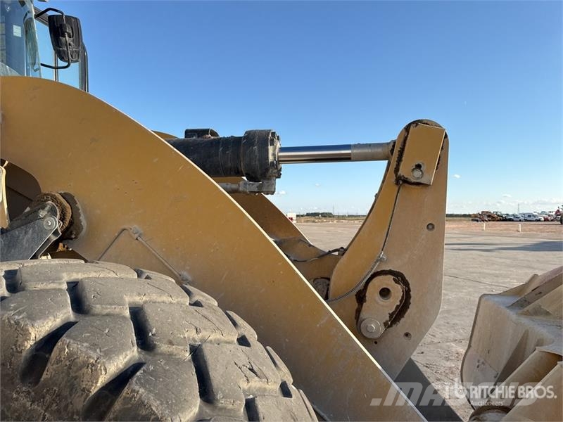 CAT 962M Kolesni nakladalci