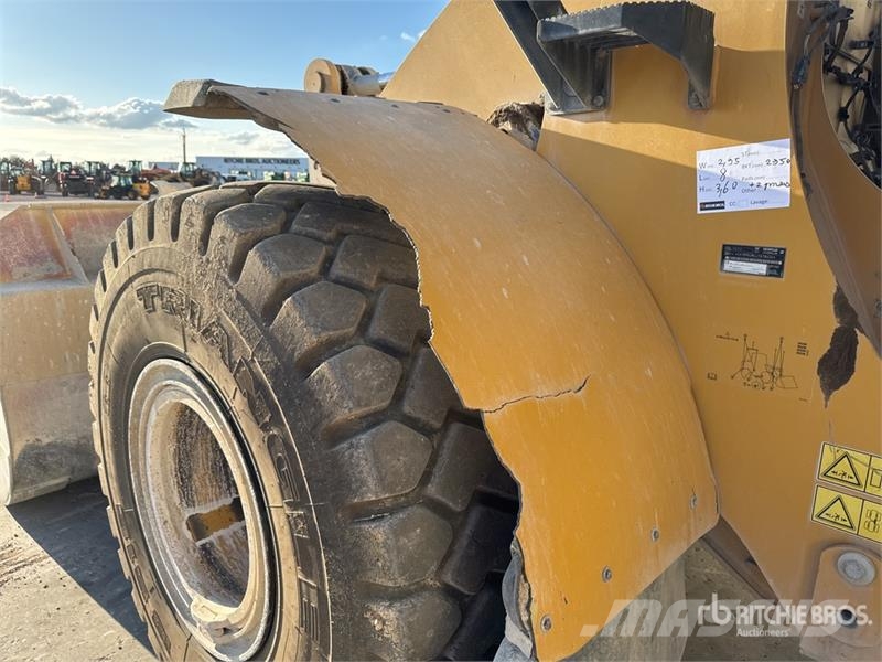 CAT 962M Kolesni nakladalci