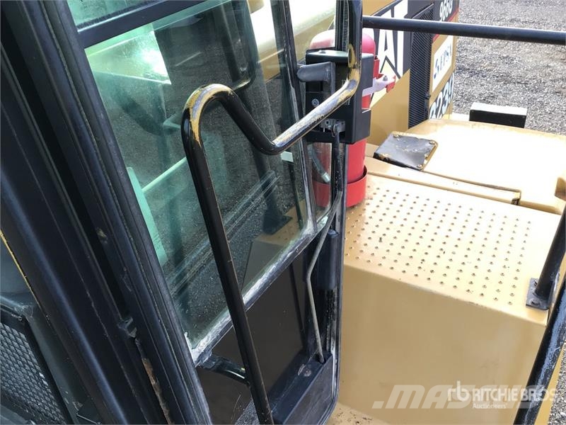 CAT 966G 輪胎式裝載機