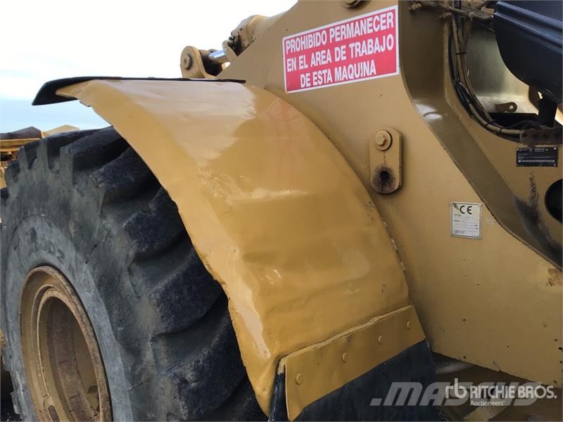 CAT 966G 輪胎式裝載機