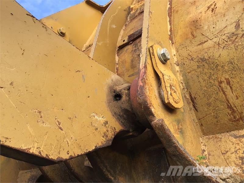 CAT 966G 輪胎式裝載機