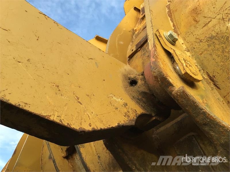 CAT 966G 輪胎式裝載機