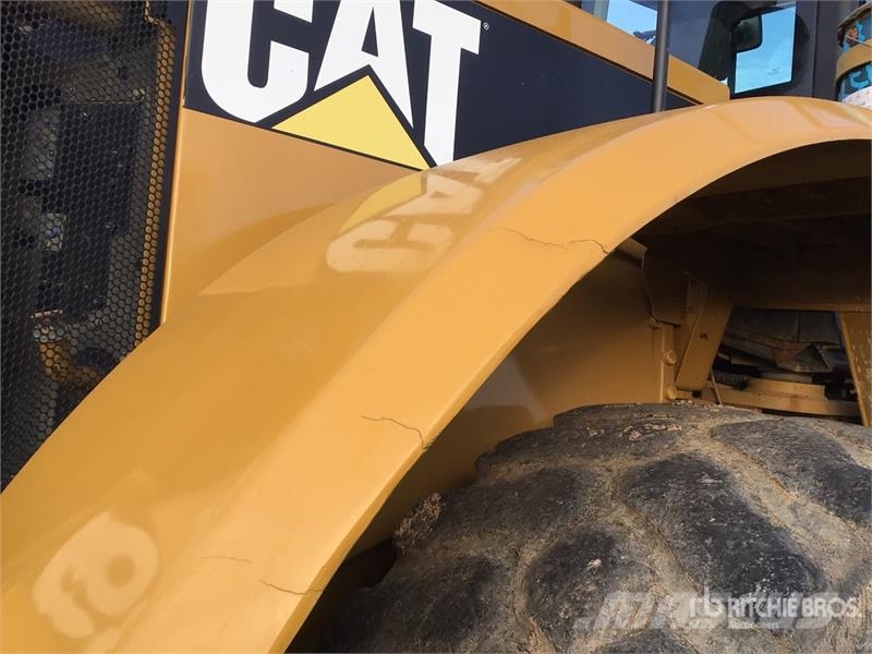 CAT 966G 輪胎式裝載機