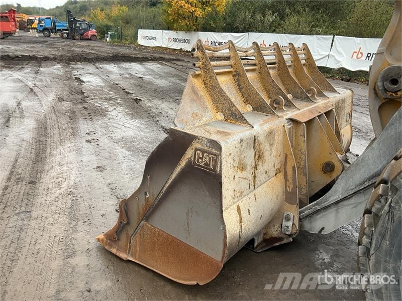 CAT 966G Carregadeiras de rodas