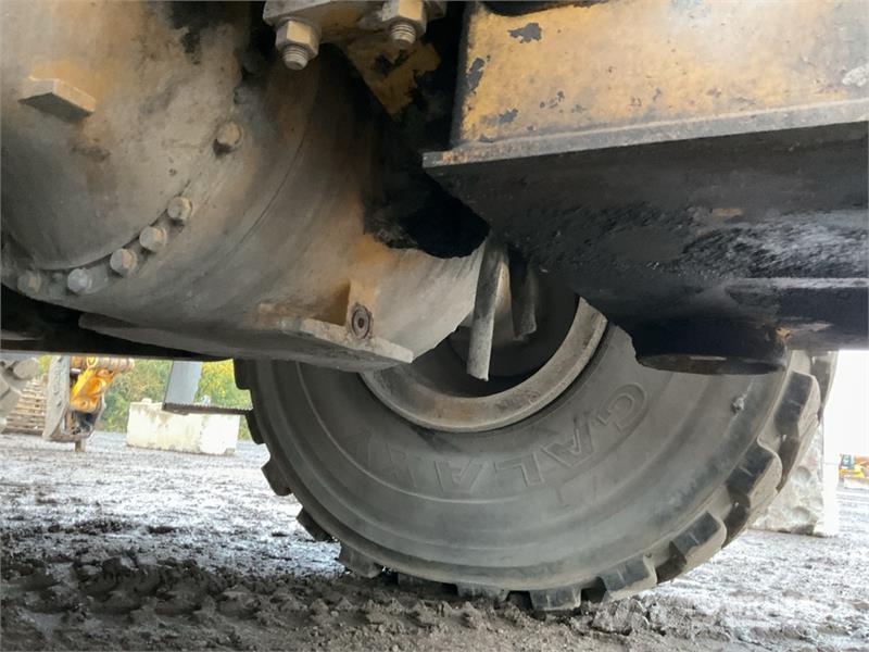 CAT 966G Carregadeiras de rodas