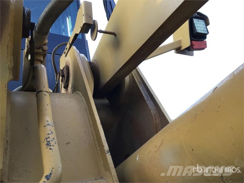 CAT 966G 輪胎式裝載機