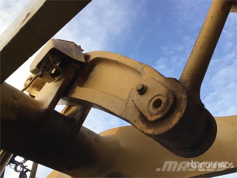 CAT 966G 輪胎式裝載機