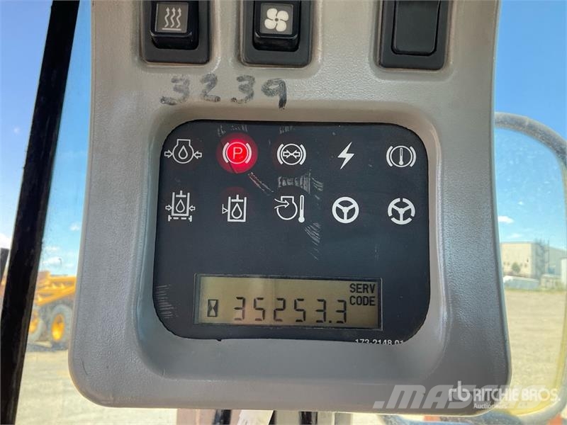 CAT 966G 輪胎式裝載機