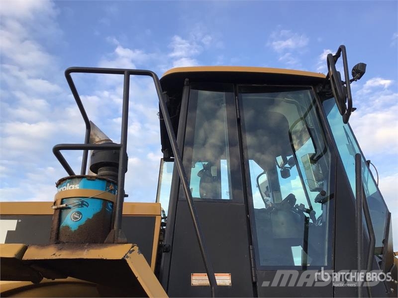 CAT 966G 輪胎式裝載機