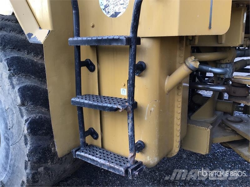 CAT 966G 輪胎式裝載機