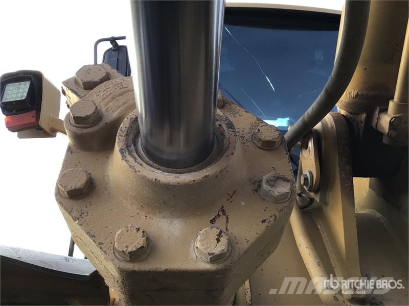 CAT 966G 輪胎式裝載機