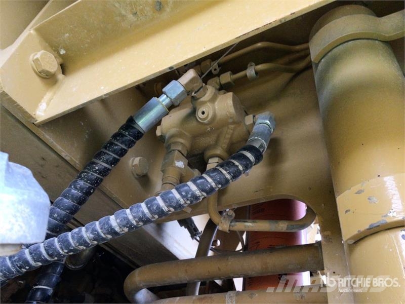 CAT 966G 輪胎式裝載機