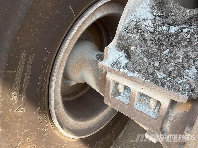 CAT 966H High Lift Wheel Loader Gumikerekes homlokrakodók
