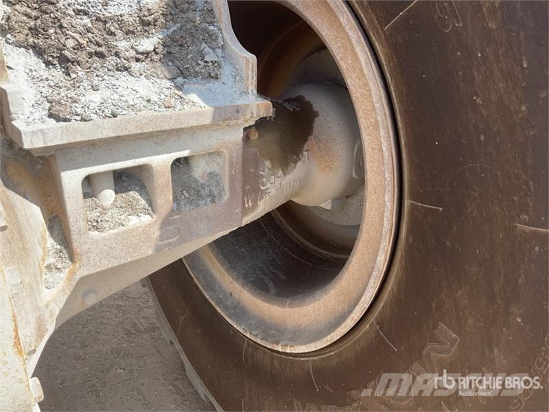 CAT 966H High Lift Wheel Loader Gumikerekes homlokrakodók