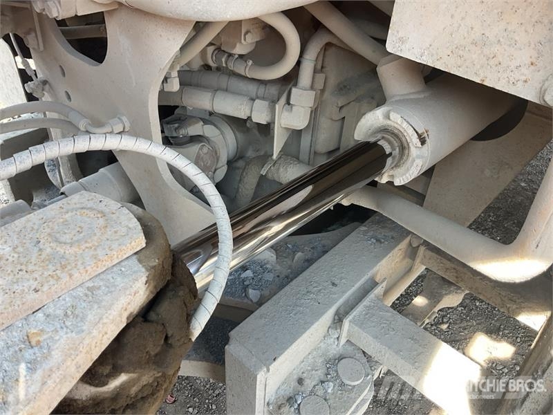 CAT 966H High Lift Wheel Loader Gumikerekes homlokrakodók