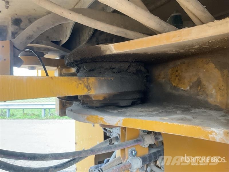 CAT 966M Wheel Loader Utovarivači na kotačima