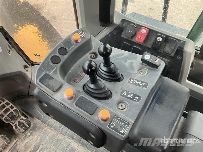 CAT 966M Wheel Loader Utovarivači na kotačima