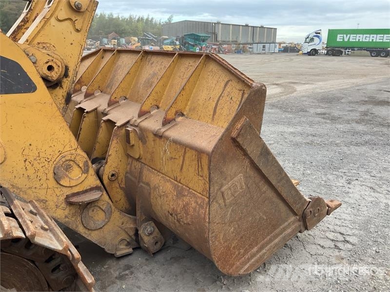 CAT 973D Гусеничные фронтальные погрузчики
