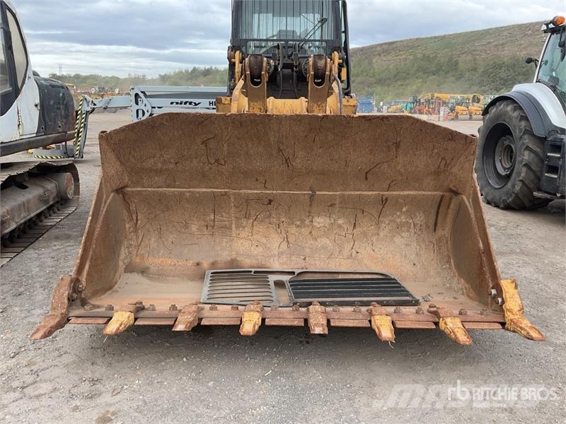 CAT 973D Гусеничные фронтальные погрузчики