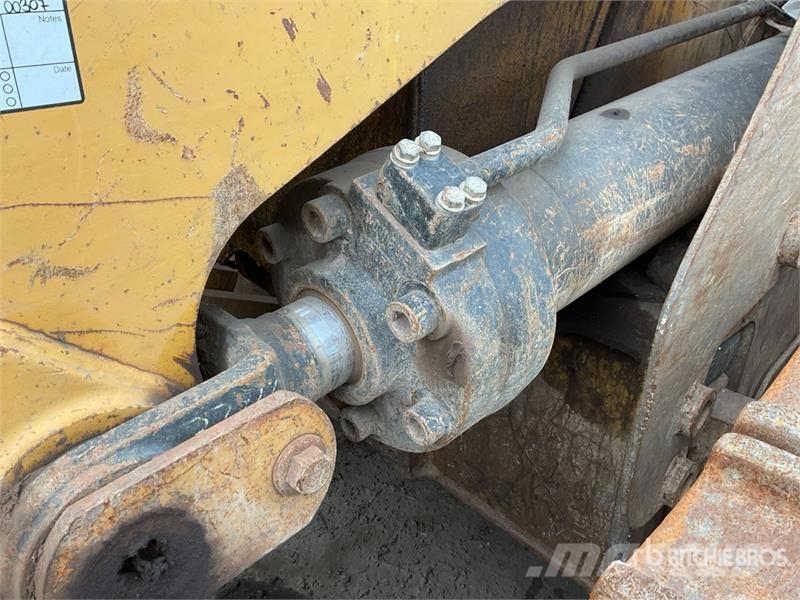 CAT 973D Гусеничные фронтальные погрузчики