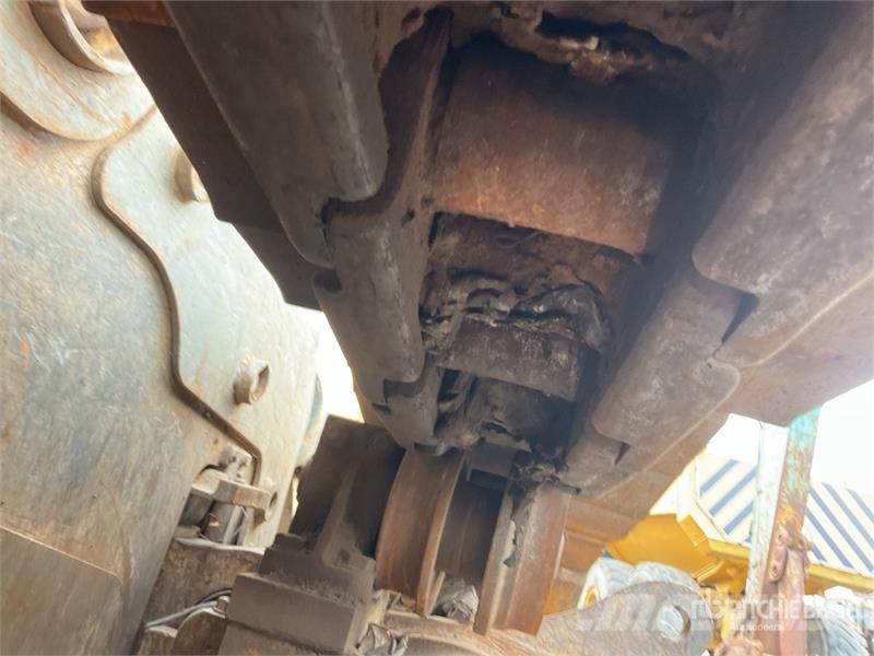 CAT 973D Гусеничные фронтальные погрузчики