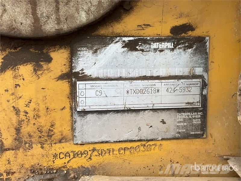 CAT 973D Гусеничные фронтальные погрузчики