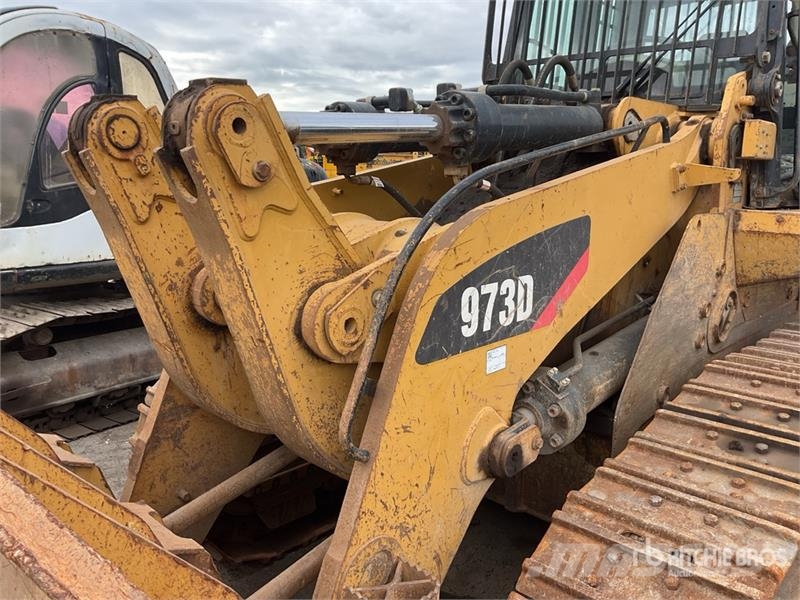 CAT 973D Гусеничные фронтальные погрузчики