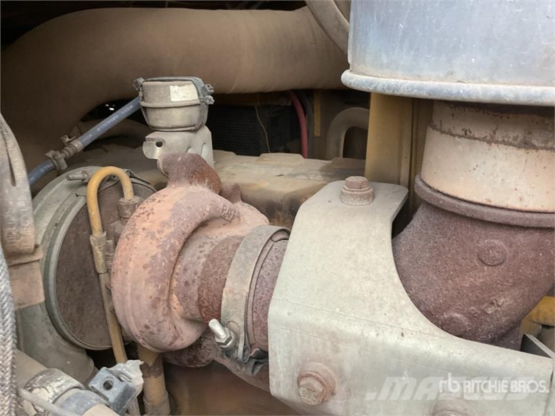 CAT 973D Гусеничные фронтальные погрузчики