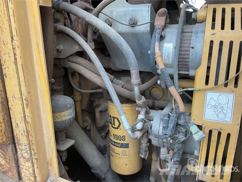 CAT 973D Гусеничные фронтальные погрузчики