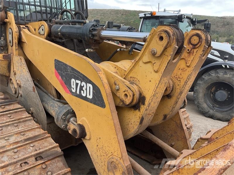 CAT 973D Гусеничные фронтальные погрузчики