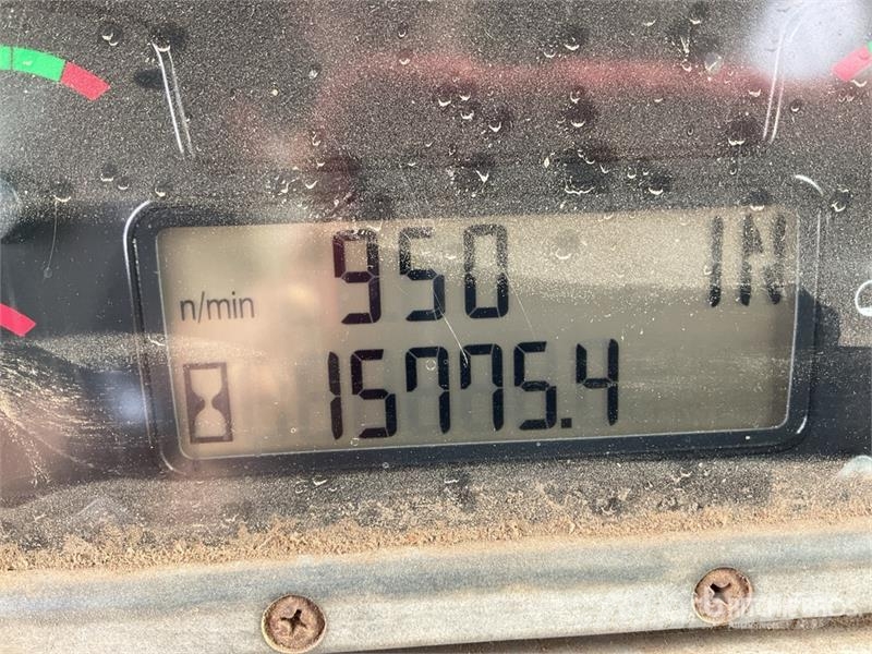 CAT 973D Гусеничные фронтальные погрузчики