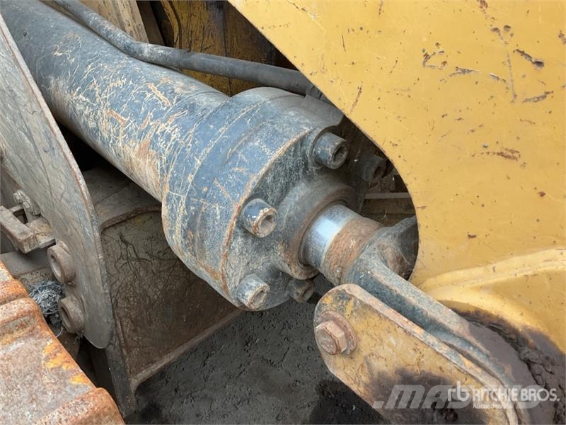 CAT 973D Гусеничные фронтальные погрузчики