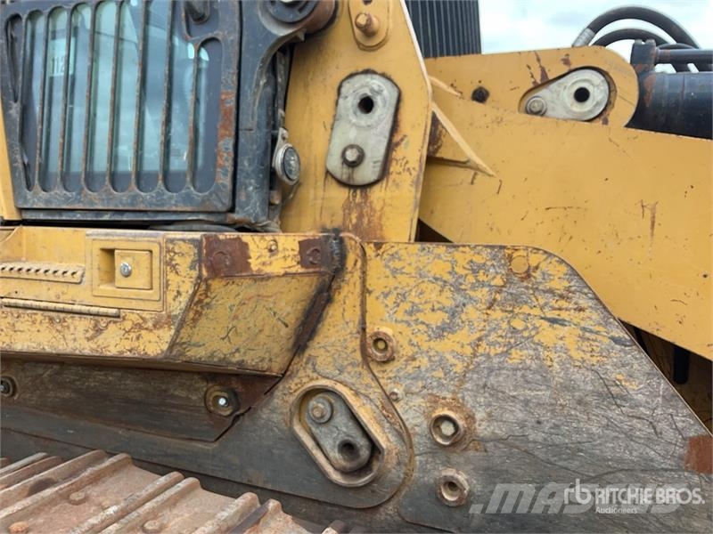 CAT 973D Гусеничные фронтальные погрузчики