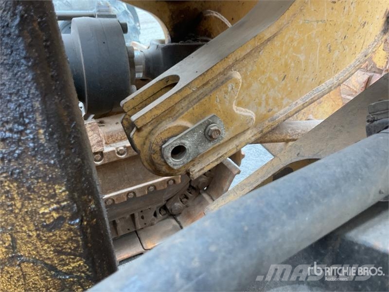 CAT 973D Гусеничные фронтальные погрузчики