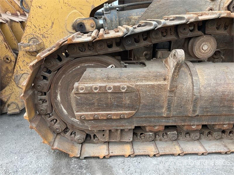CAT 973D Гусеничные фронтальные погрузчики